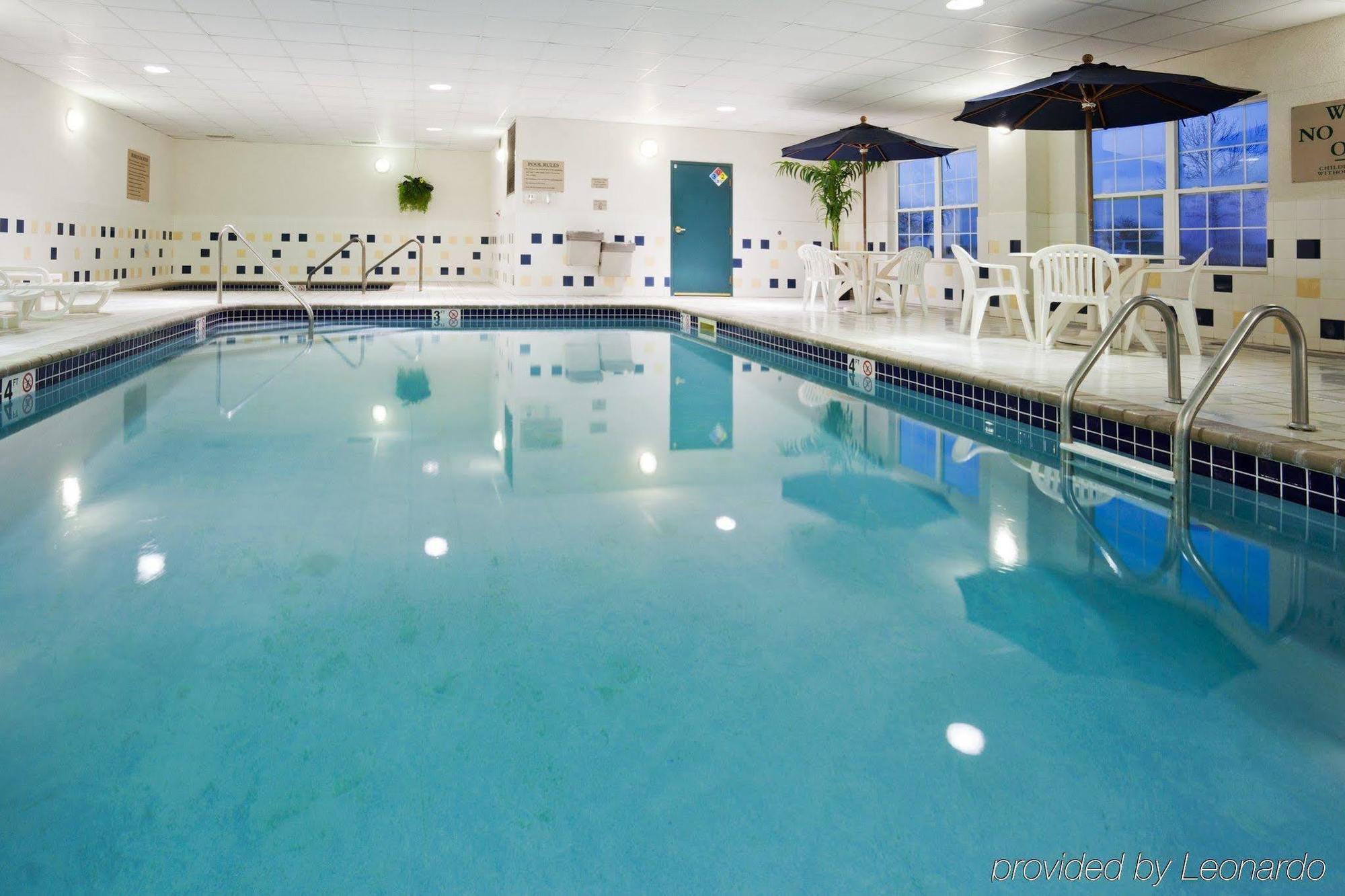 Country Inn & Suites By Radisson, Coralville, Ia Extérieur photo